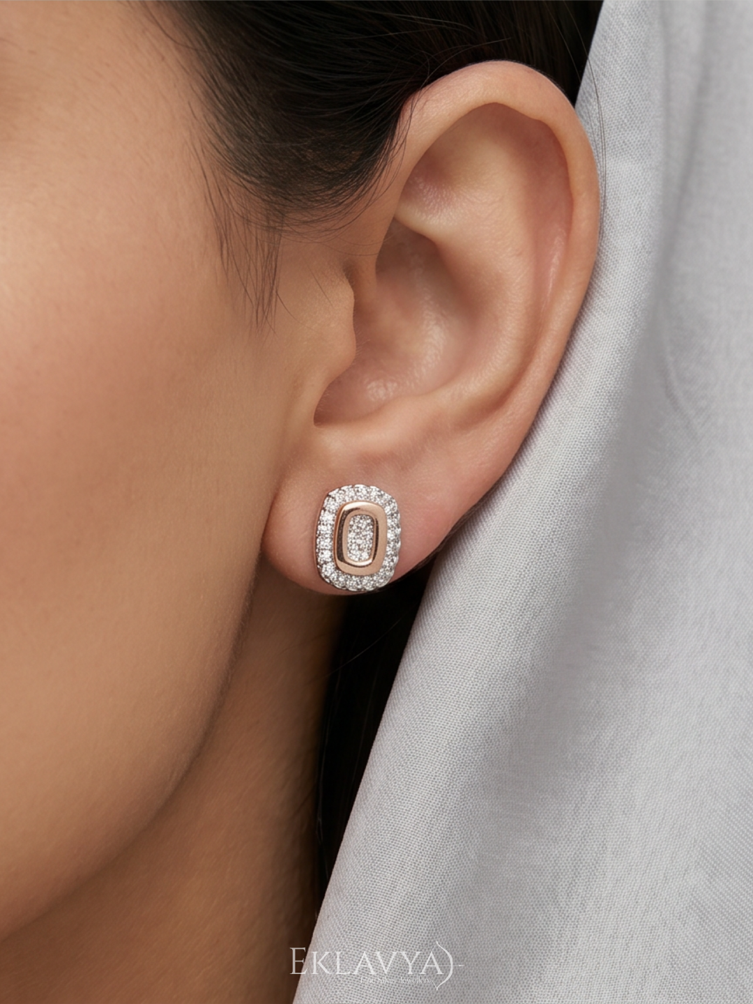 Rosélle Halo Studs