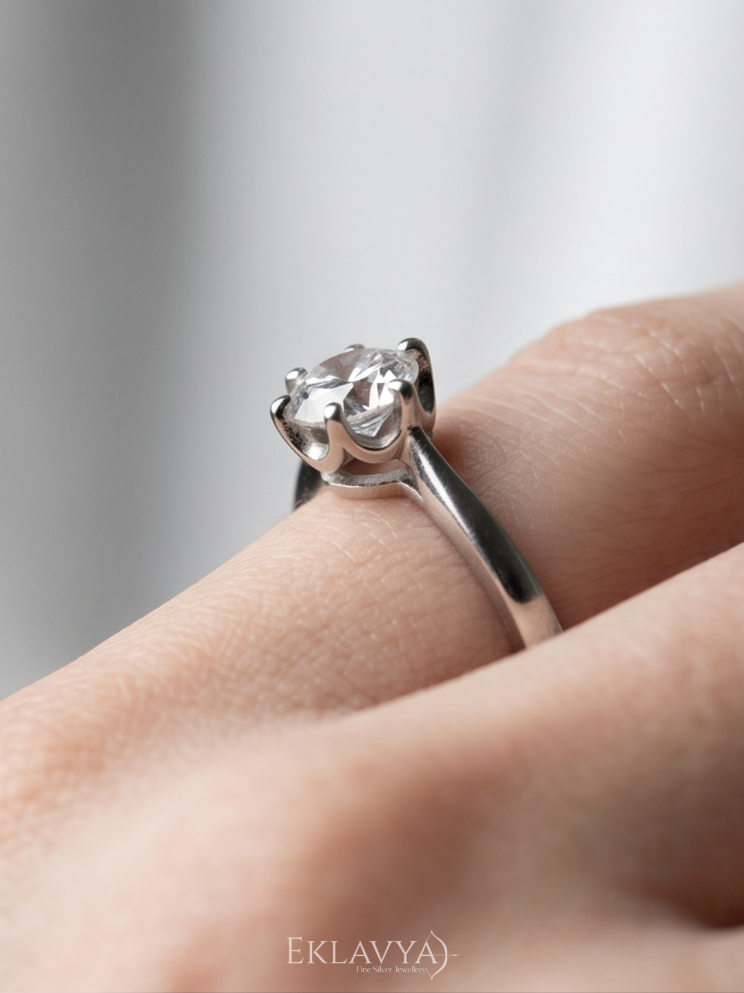 Élanor Solitaire Ring