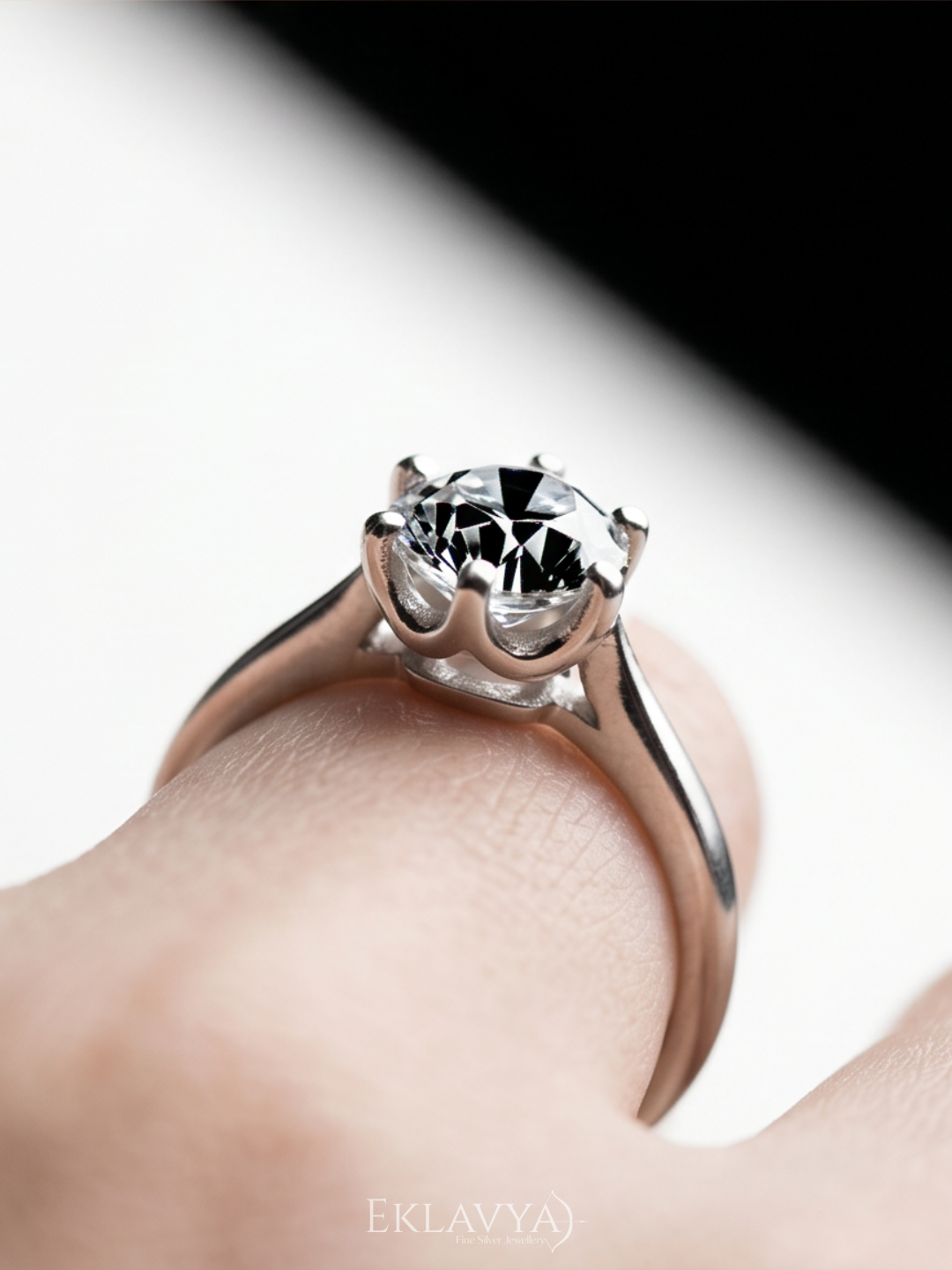 Élanor Solitaire Ring