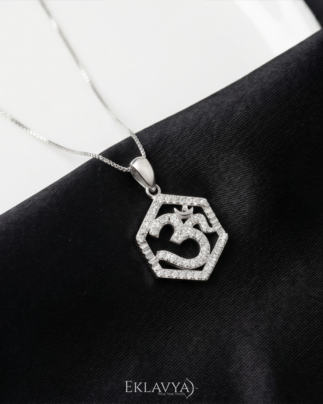 Omnira Divine Pendant
