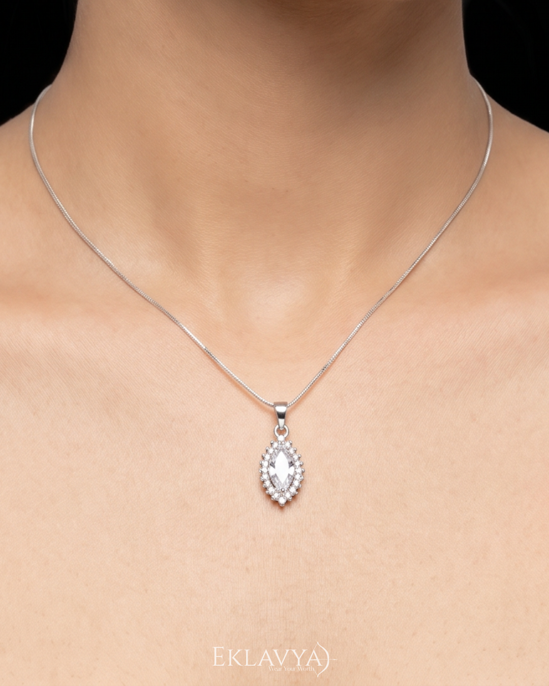 Élanora Marquise Pendant & Earrings Set
