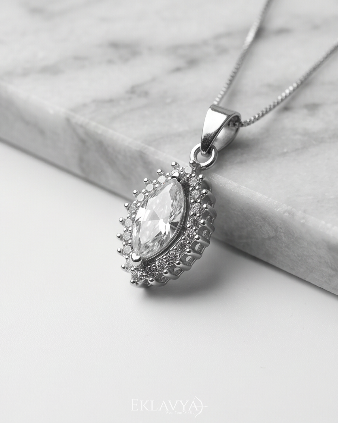 Élanora Marquise Pendant & Earrings Set