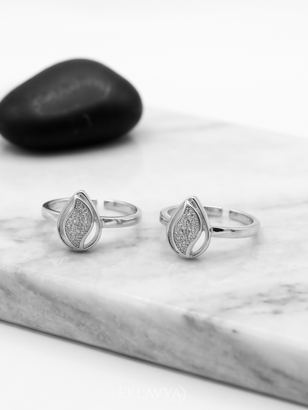 Élara Dew Toe Rings