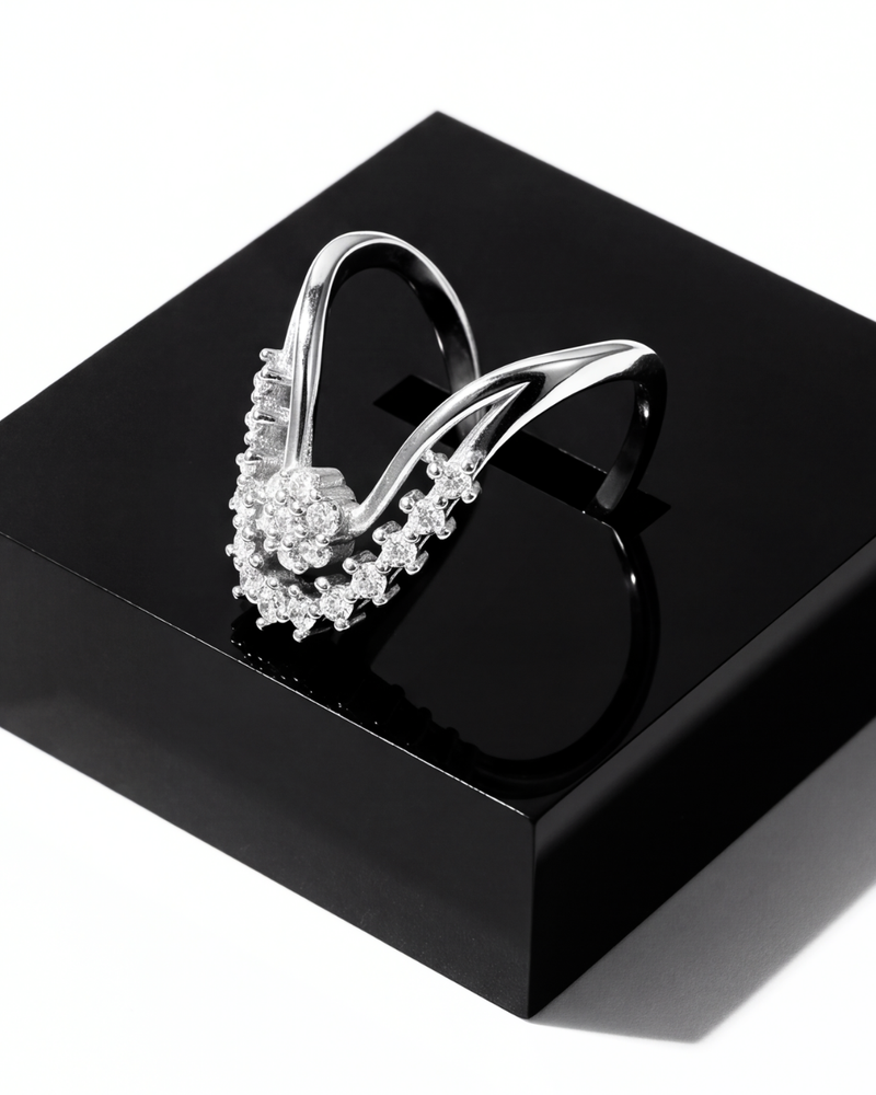 The Élan Bloom Ring