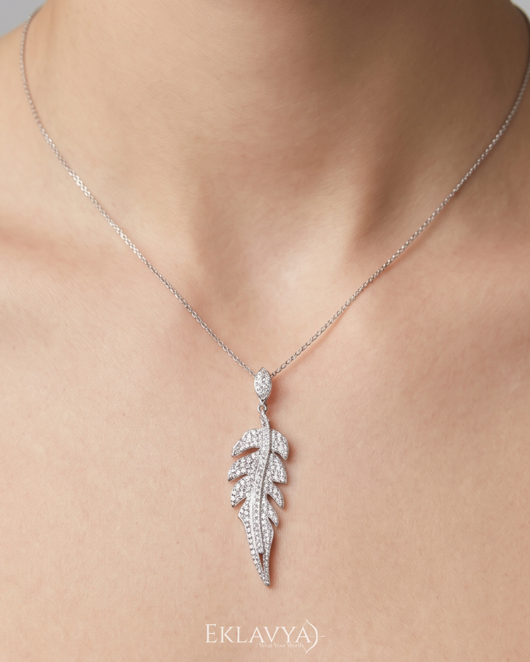 Feuille Luxe Pendant & Earrings Set